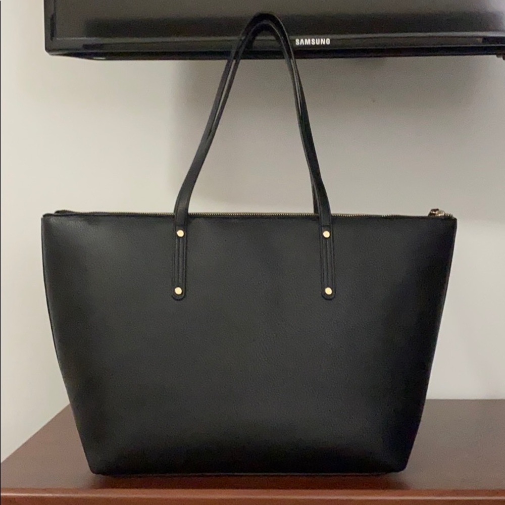 🚫SOLD🚫 Zoiey Tote - Zippered Shoulder Tote